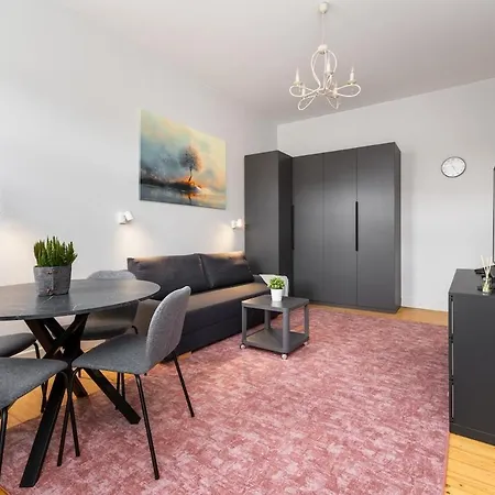 Апартаменты Charming In Old Town