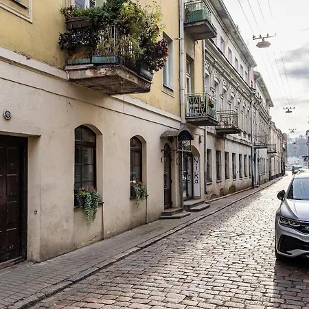 Charming In Old Town Апартаменты *
